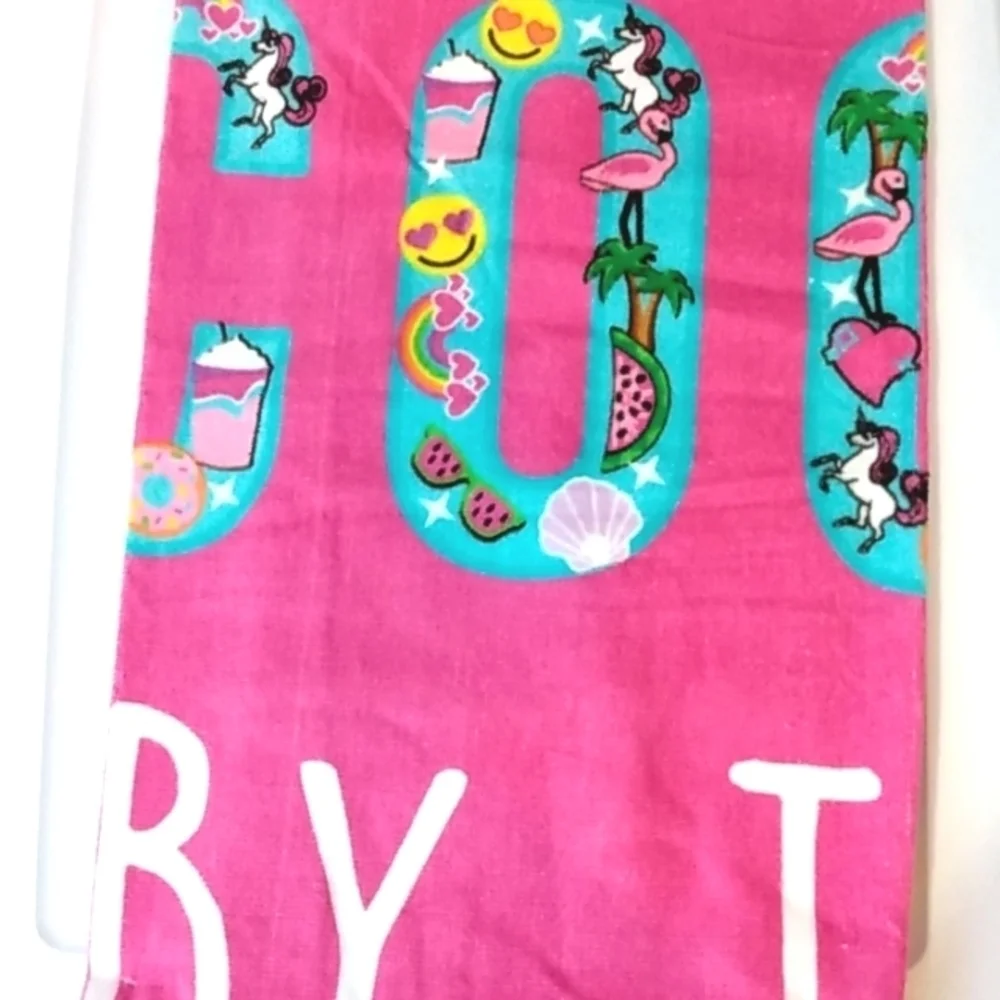 CAPELLI NEW YORK PINK COOL BY THE POOL BEACH TOWEL SIZE 28 X 58 NWT